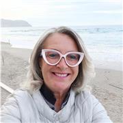 Insegnante di economia aziendale per istituto tecnico per il turismo e commerciale. Insegno anche diritto, italiano, storia e storia dell'arte. Le lezioni possono essere online